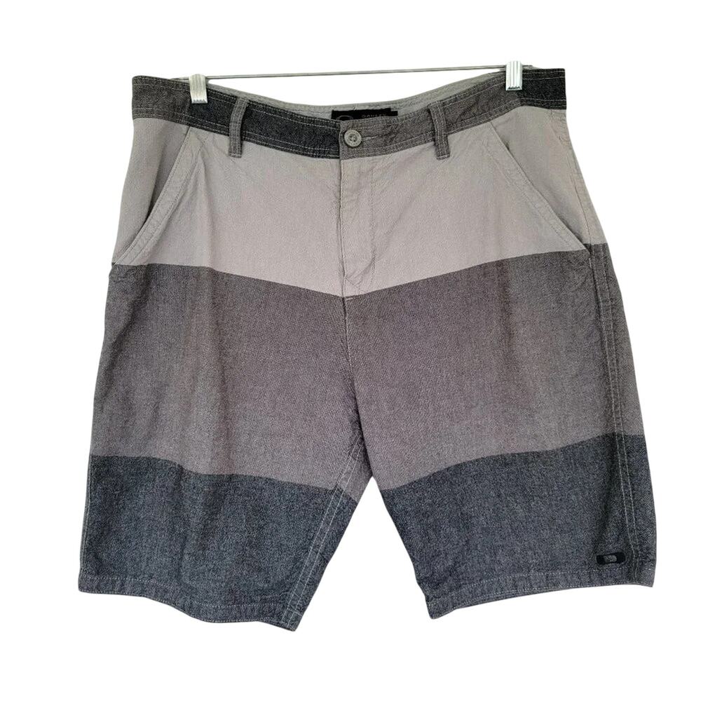 Oakley Slim Fit Chino Shorts Gray Colorblock Men Size 40W Cotton Flat Front